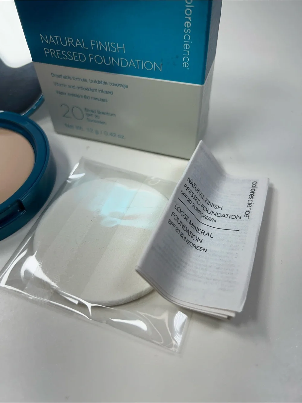 Colorscience Natural Finish Pressed Foundation - Light Ivory